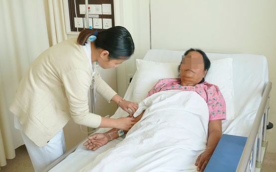 Thu hút bệnh nhân nước ngoài: Các bệnh viện cần đạt chuẩn quốc tế