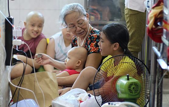 Người bệnh ung thư chưa được quan tâm điều trị