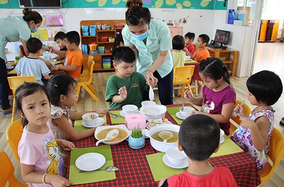 Không để thực phẩm bẩn vào bữa ăn bán trú