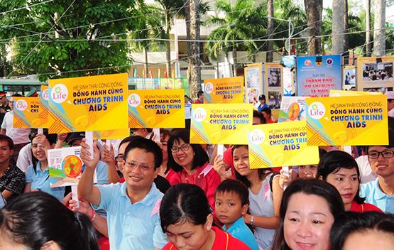 Khoảng 8 ngàn người nhiễm HIV mới được phát hiện/năm