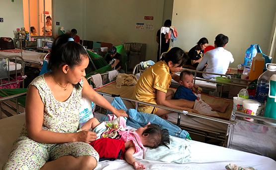 Báo động dịch sởi tái tăng