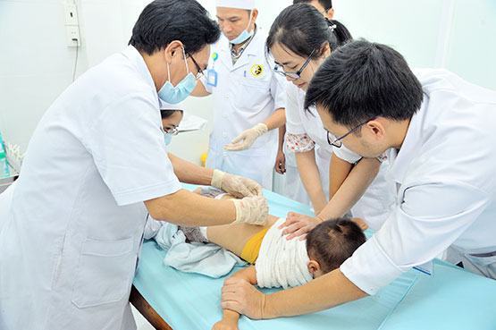 Điều trị bệnh tự kỷ bằng Đông – Tây y