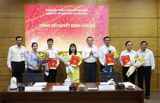 Đảng ủy Sở GD-ĐT trao quyết định cán bộ nhiệm kỳ 2020-2025