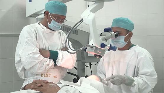 Hiến giác mạc giúp 2 bệnh nhân nhìn thấy ánh sáng