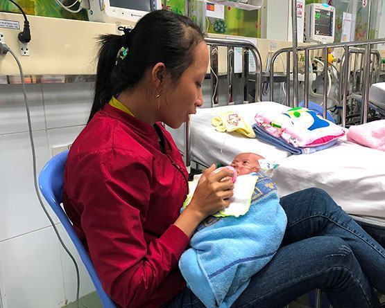 Phẫu thuật tim hở cho bệnh nhi nặng 1,6kg