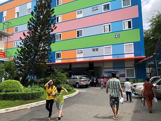 Đưa vào sử dụng khối nhà điều trị nội trú