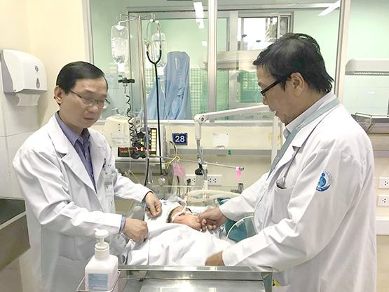 “Chạy đua” thông đường thở cho bé vừa chào đời