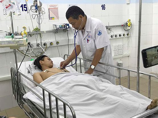 3 bệnh viện phối hợp cứu sống bệnh nhi 15 tuổi