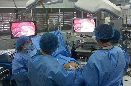 Thu nhỏ dạ dày để… giảm cân