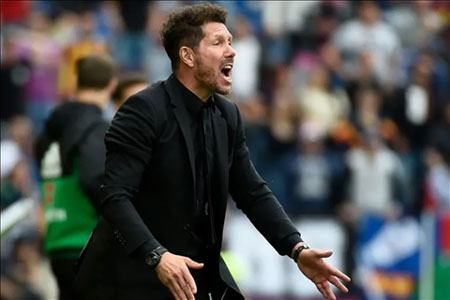 HLV Diego Simeone báo tin cực buồn cho NHM Atletico Madrid