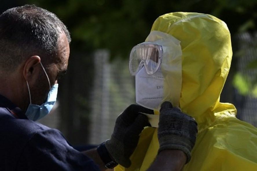 COVID-19 thế giới 7.8: Sau 1 tháng yên bình, Tây Ban Nha tăng vọt ca mắc