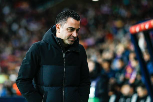 Xavi quyết tìm ‘kẻ phản bội’ trong phòng thay đồ Barca