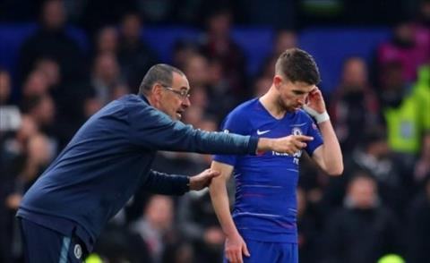 Sao Chelsea sẵn sàng theo chân ông thầy Sarri tới Juve