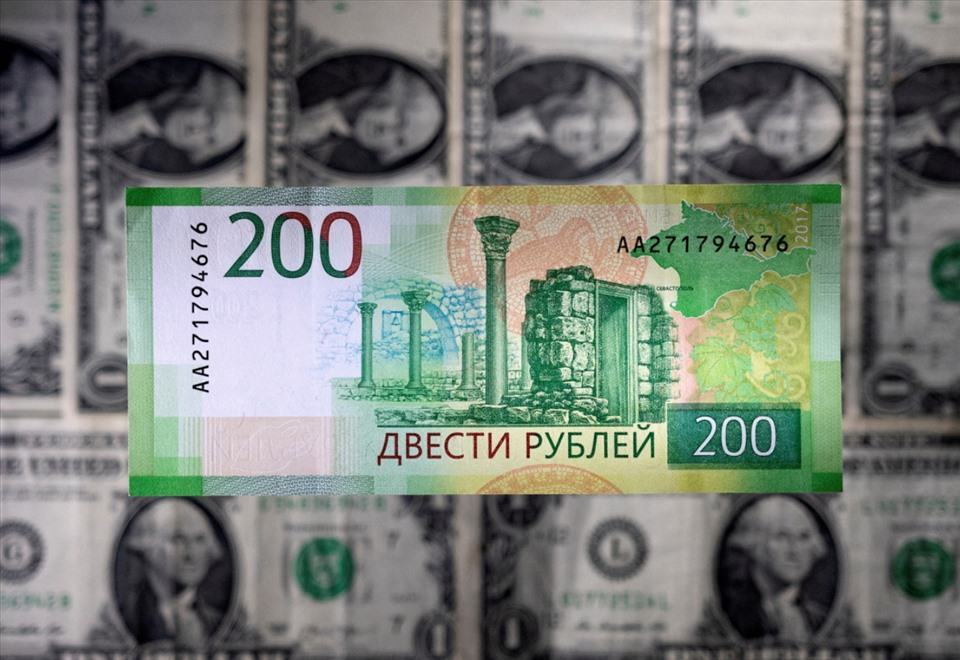 Đồng rúp đạt mức cao nhất trong 7 năm so với đồng USD
