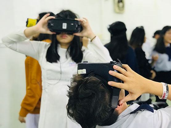 Thầy và trò chung tay bảo vệ Sơn Đoòng