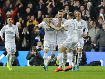 02h56 ngày 7/1, sân Emirates, vòng 3 FA Cup, Arsenal – Leeds United: Học hỏi từ “Gã điên”