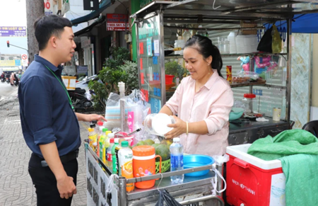 Trao “cần câu” giảm nghèo đa chiều