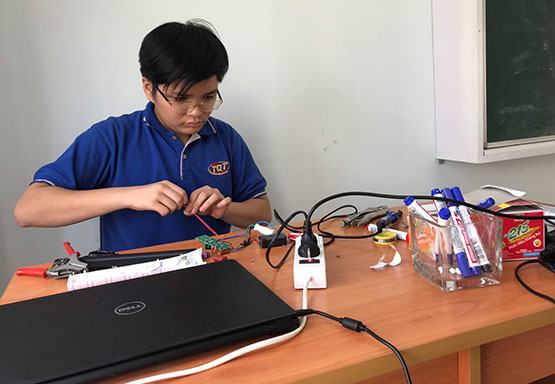 Đại sứ STEM sáng chế máy lọc bụi