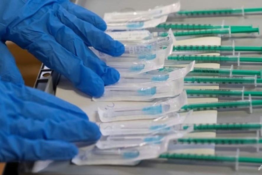 Mỹ phê duyệt mũi vaccine COVID-19 tăng cường cho người 16-17 tuổi