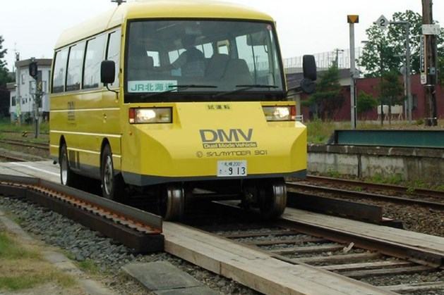 Nhật Bản đưa “xe biến hình” đầu tiên trên thế giới vào hoạt động