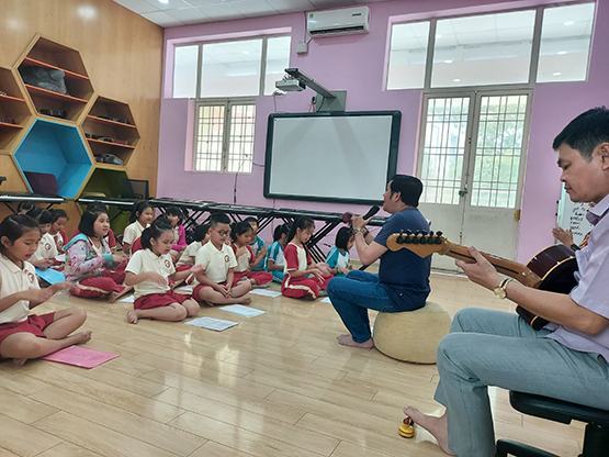 “Hồn dân tộc” trong ngôi trường hội nhập