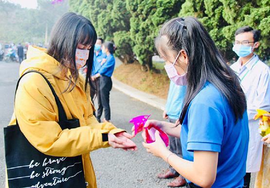 Gần 200 sinh viên tình nguyện phòng chống dịch Covid-19