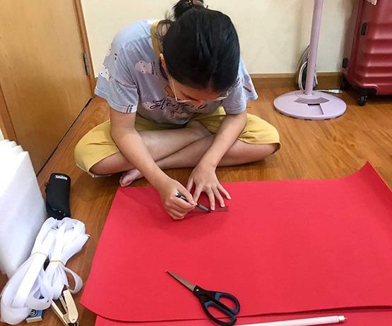 Hơn 600 mặt nạ chống dịch tặng y bác sĩ quận 7