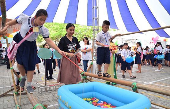 Tưng bừng Ngày hội giao lưu học sinh Q.4