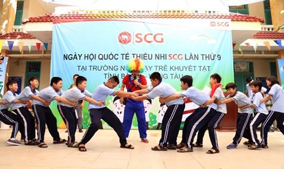 Trẻ khuyết tật tham gia ngày hội “học mà chơi”