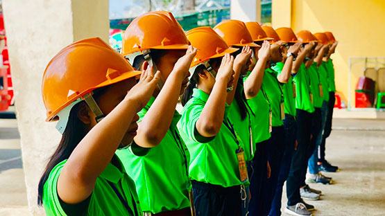 Học sinh trải nghiệm làm chiến sĩ PCCC