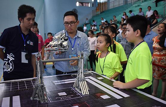 Phát động cuộc thi tài năng robot lần 7