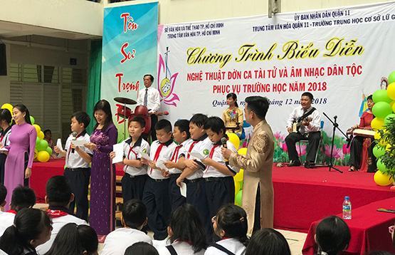 Học sinh THCS làm quen với đờn ca tài tử