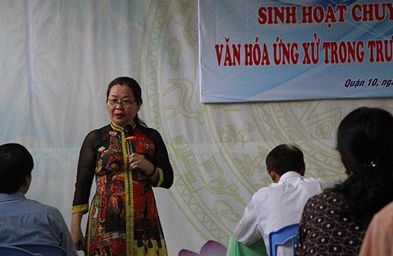 Giáo viên học cách ứng xử trong nhà trường