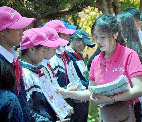 Tiếp sức đến trường cho học sinh DTTS