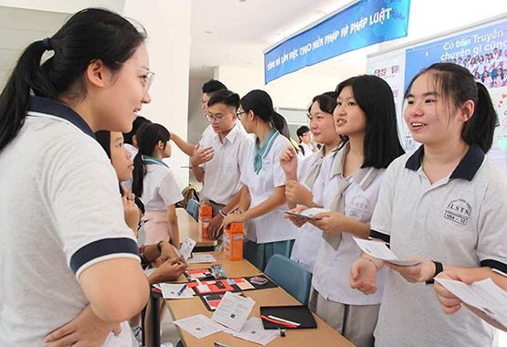 Triển lãm sản phẩm nghiên cứu khoa học của học sinh