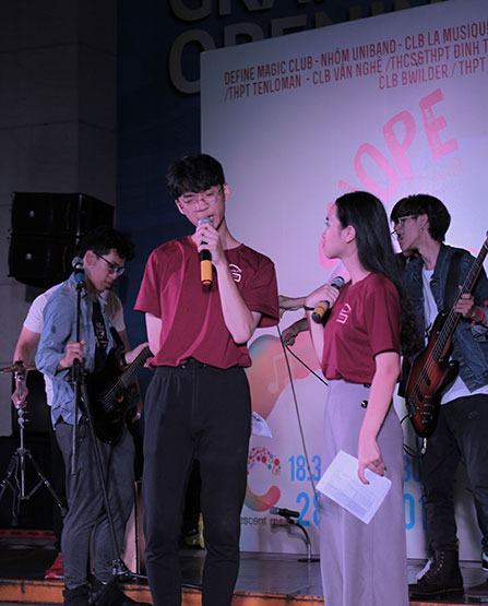 Học sinh liên trường gây quỹ từ thiện