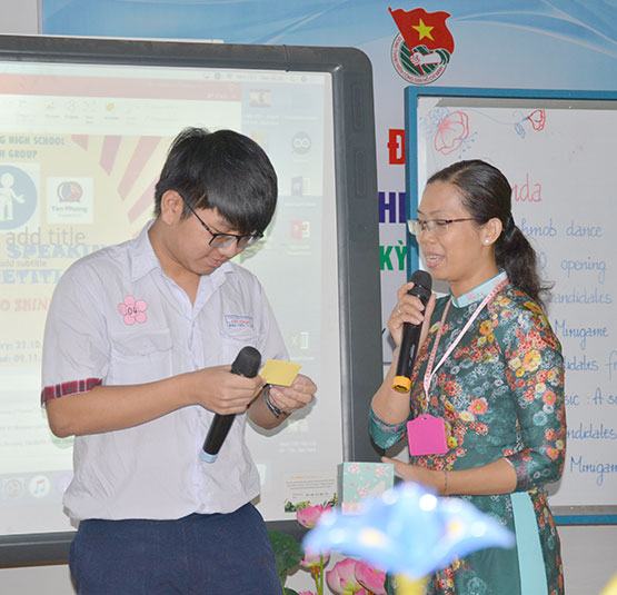 Thi hùng biện tiếng Anh mừng Ngày Nhà giáo Việt Nam