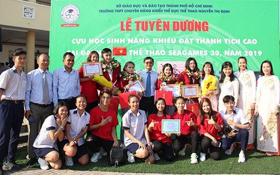 Tuyên dương cựu học sinh đạt thành tích cao tại SEA Games 30