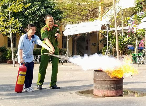 Tập huấn kỹ năng PCCC cho học sinh