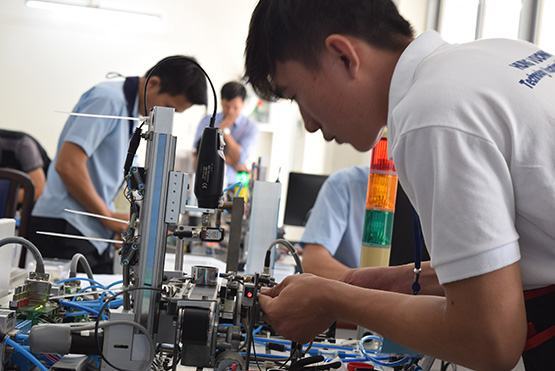 Tuyên dương học sinh, sinh viên tiêu biểu ở trường nghề