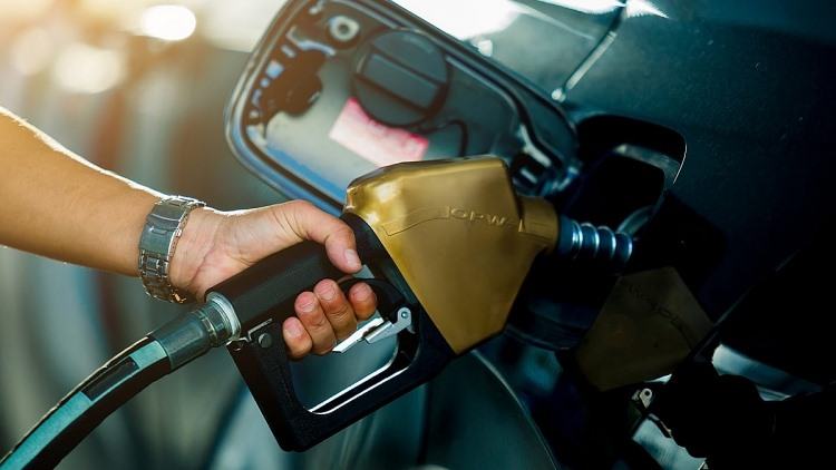 Giá xăng dầu thế giới chưa có dấu hiệu chững lại