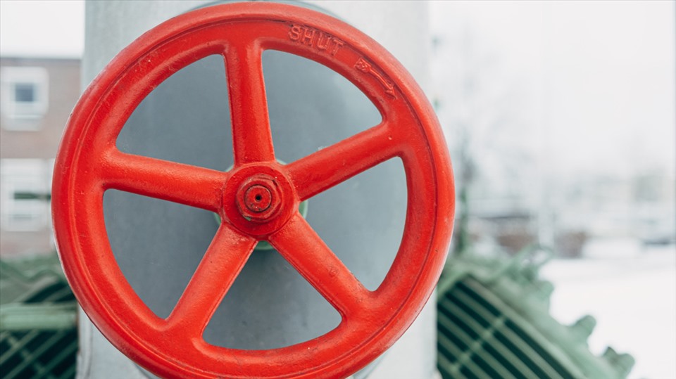 Châu Âu gánh hậu quả khi Ukraina chặn khí đốt Nga