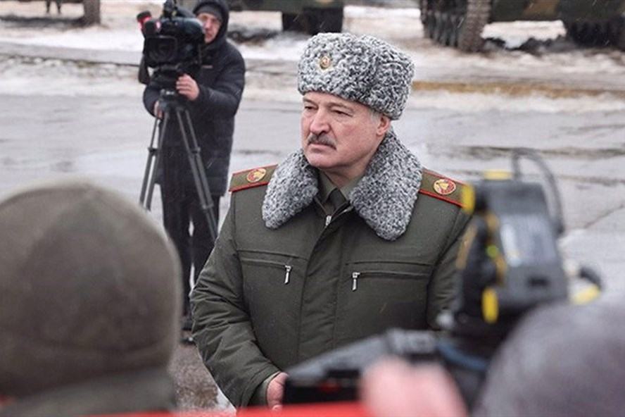 Belarus ngỏ ý mua tên lửa S-400 của Nga