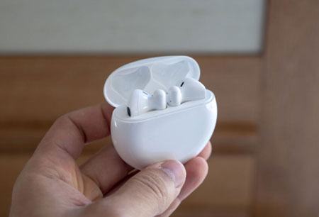 Huawei ra tai nghe không dây giống Airpods