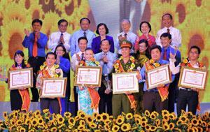 85 mùa xuân ơn Đảng