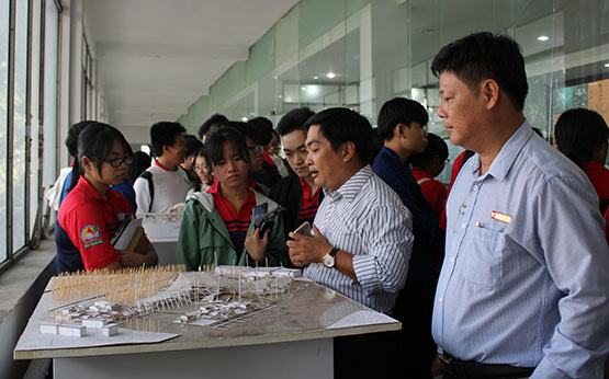 Đến trường ĐH định hướng nghề nghiệp