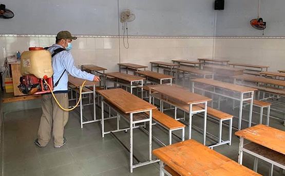 Đảm bảo mỗi HS có ly uống nước, khăn lau tay riêng