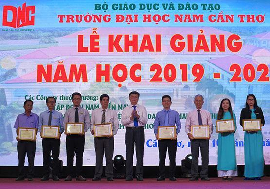 Liên kết đào tạo và giải quyết việc làm cho sinh viên