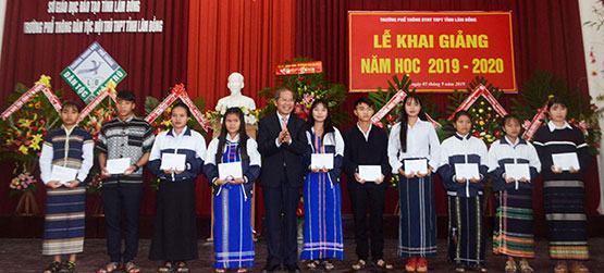 Lâm Đồng: Hơn 19.000 học sinh – sinh viên DTTS được hỗ trợ kinh phí