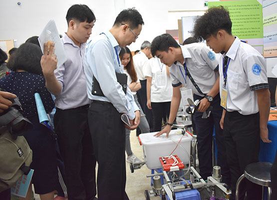 Khuyến khích học sinh nghiên cứu khoa học